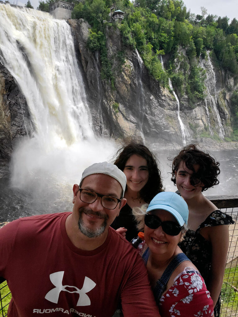 Sobre 1 Foto Familia Voce no Quebec 2 Sobre